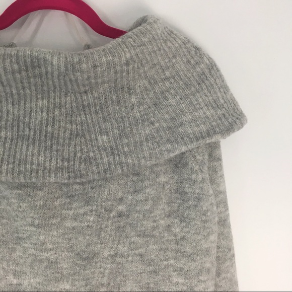 Kendall & Kylie Grey Off Shoulder Knit Sweater M - Picture 5 of 5